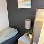 Spacious And Beautiful In With Free Parking Bergen