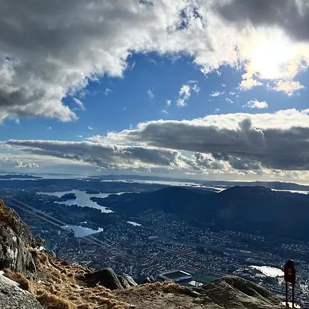 아파트 Spacious And Beautiful In With Free Parking *