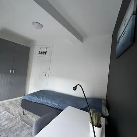 Spacious And Beautiful In With Free Parking برغن