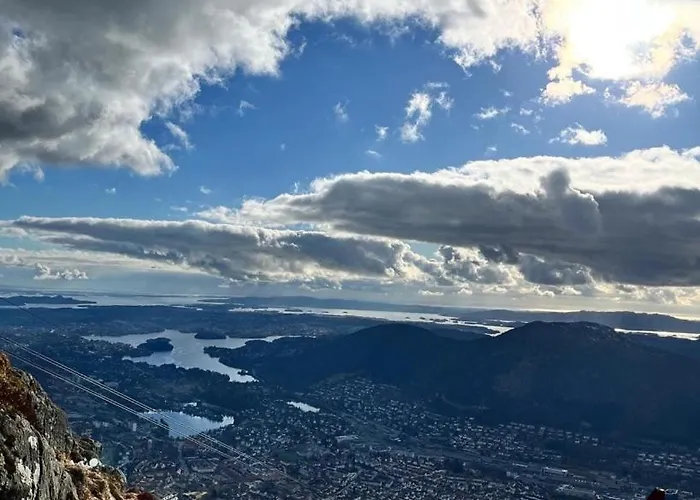 아파트 Spacious And Beautiful In With Free Parking *