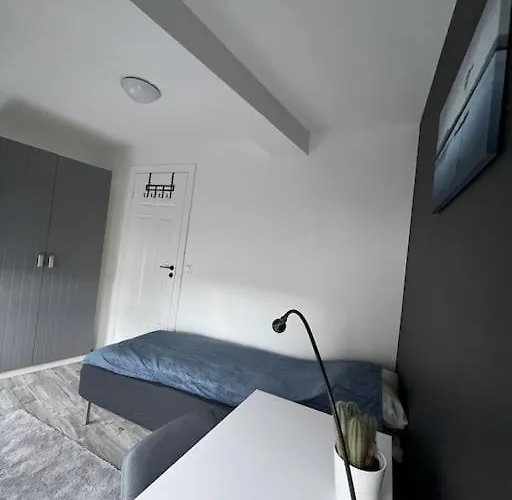 Spacious And Beautiful In With Free Parking 베르겐