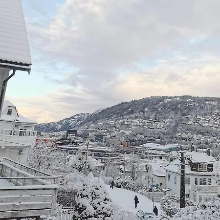 Spacious And Beautiful In With Free Parking Bergen