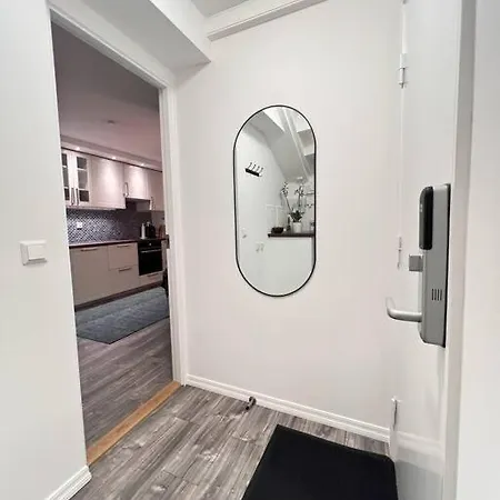 Spacious And Beautiful In With Free Parking