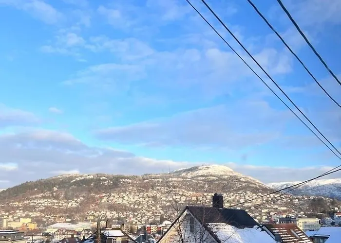 Spacious And Beautiful In With Free Parking Appartement *