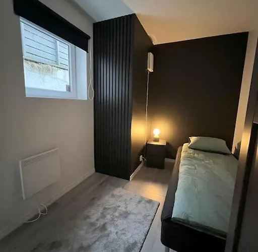 Apartmán Spacious And Beautiful In With Free Parking *