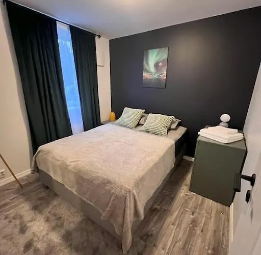 Spacious And Beautiful In With Free Parking